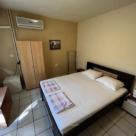 Dvete Brezi Hotel Burgasz Kültér fotó