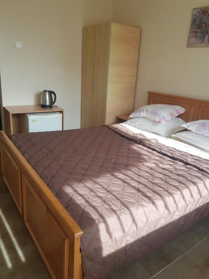 Dvete Brezi Hotel Burgasz Kültér fotó