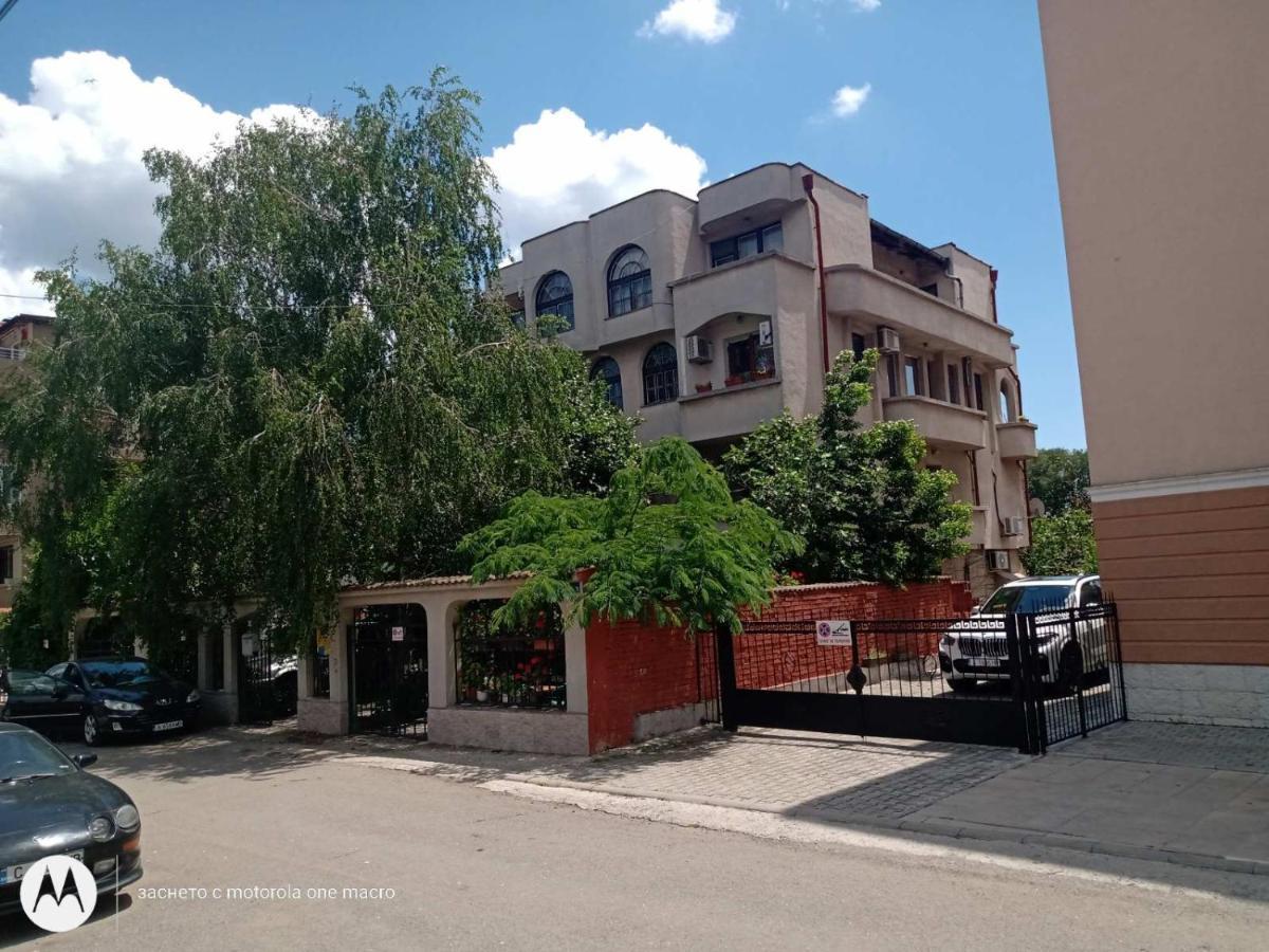 Dvete Brezi Hotel Burgasz Kültér fotó