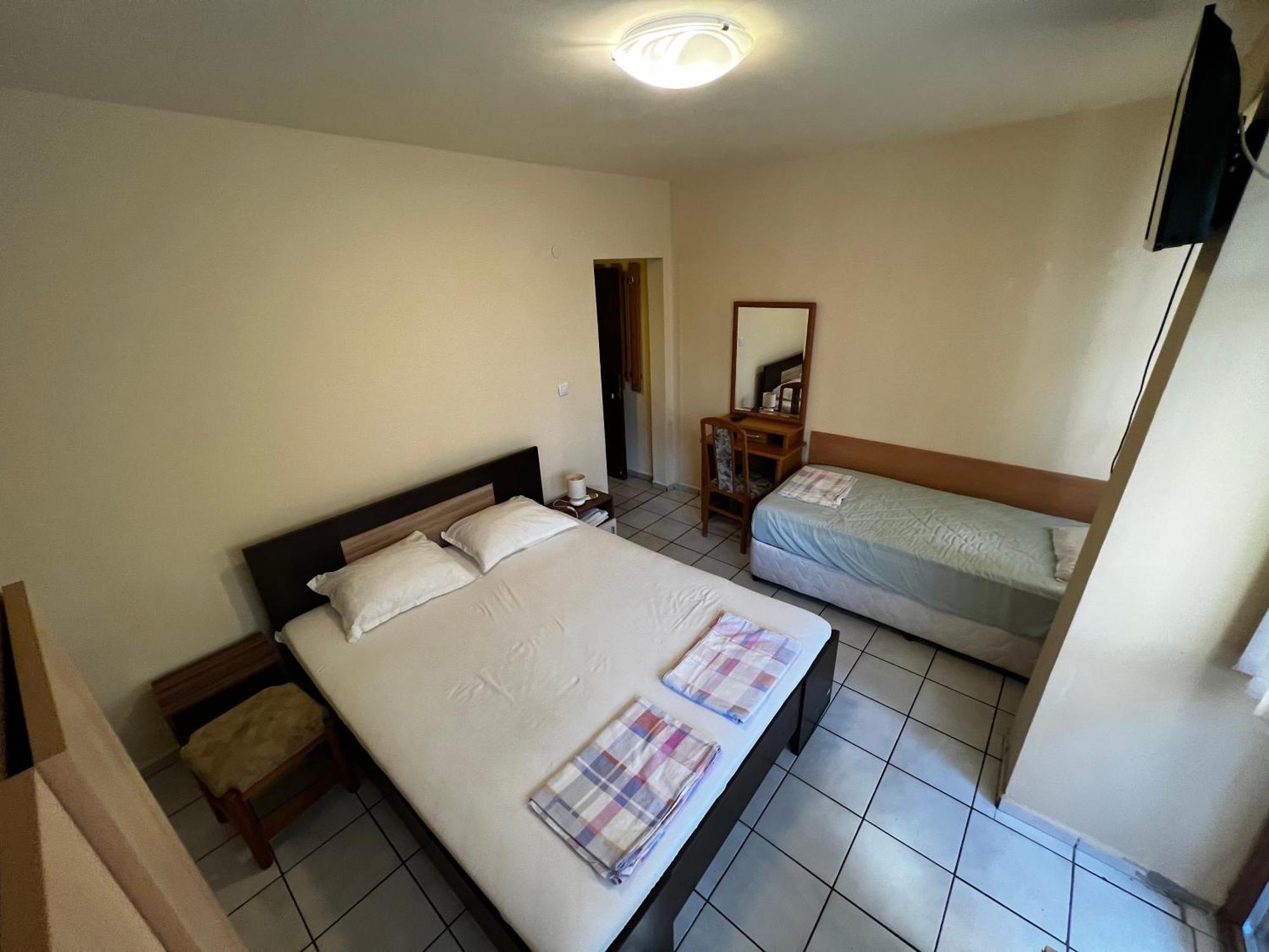 Dvete Brezi Hotel Burgasz Kültér fotó