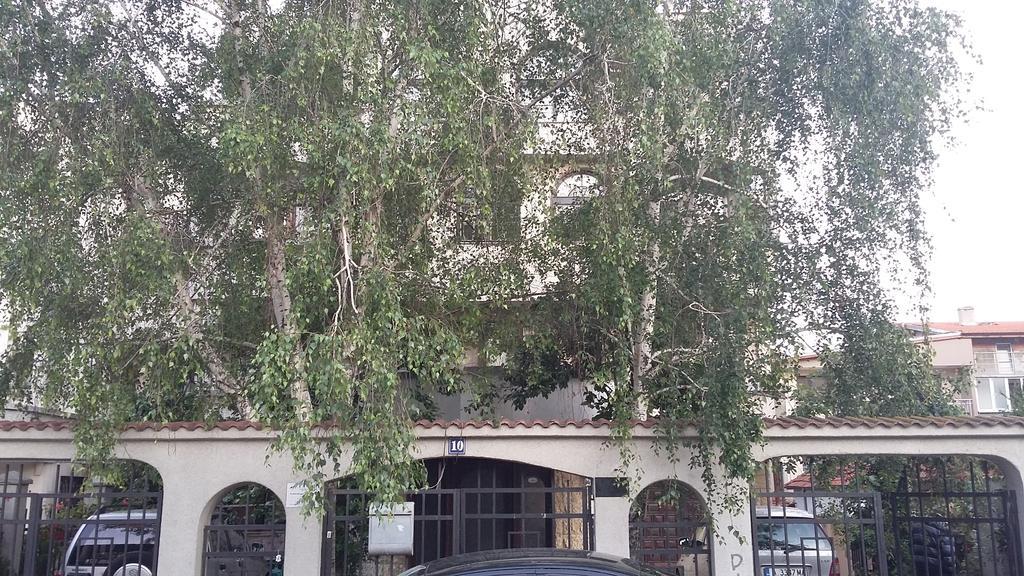 Dvete Brezi Hotel Burgasz Kültér fotó