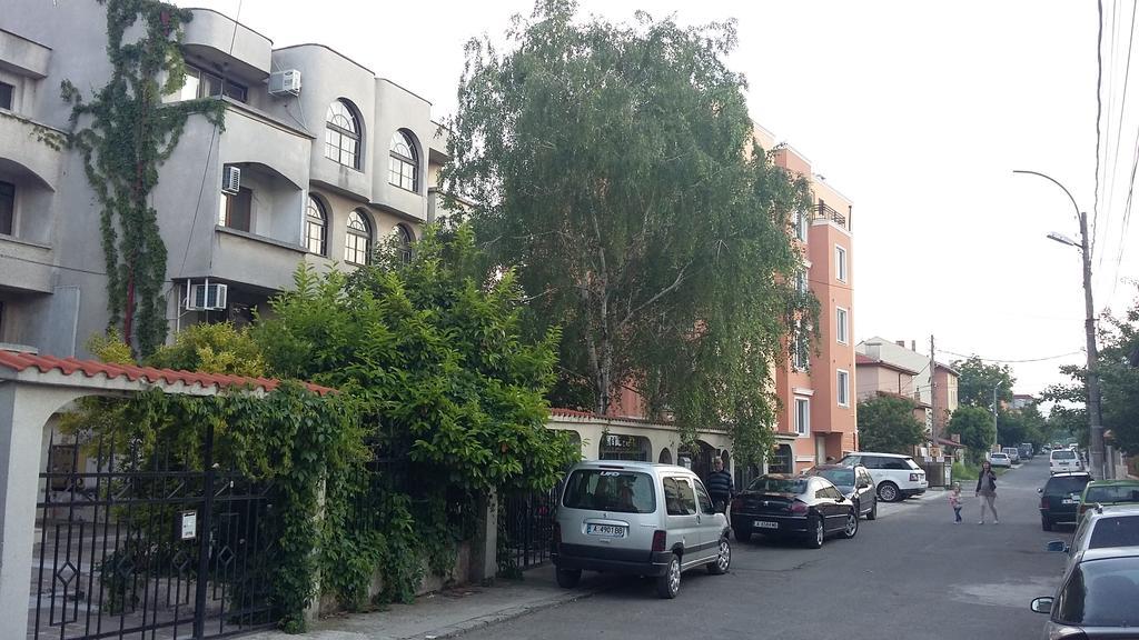 Dvete Brezi Hotel Burgasz Kültér fotó