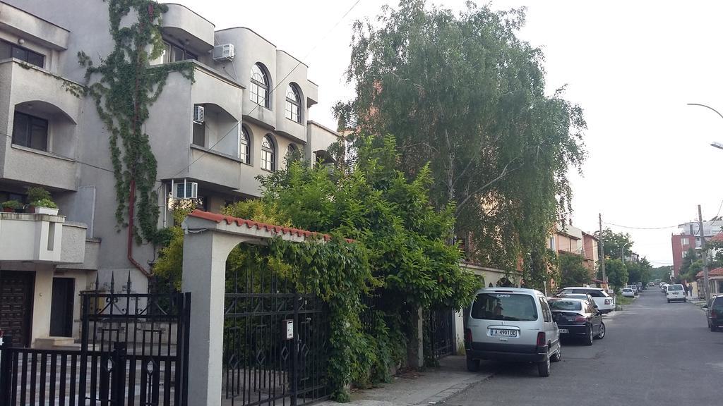 Dvete Brezi Hotel Burgasz Kültér fotó